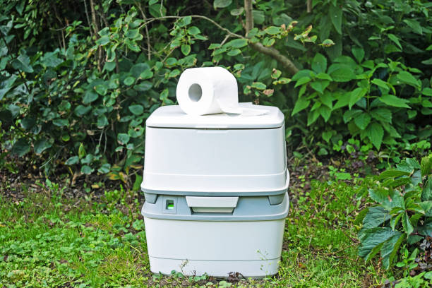 Best Portable toilet rental cost  in Okauchee Lake, WI