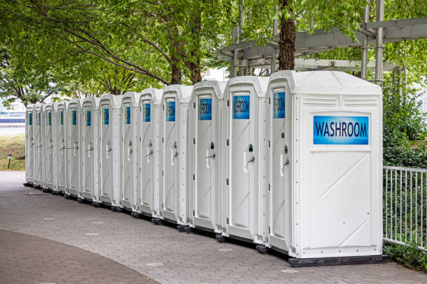 Best Portable restroom trailer rental  in Okauchee Lake, WI